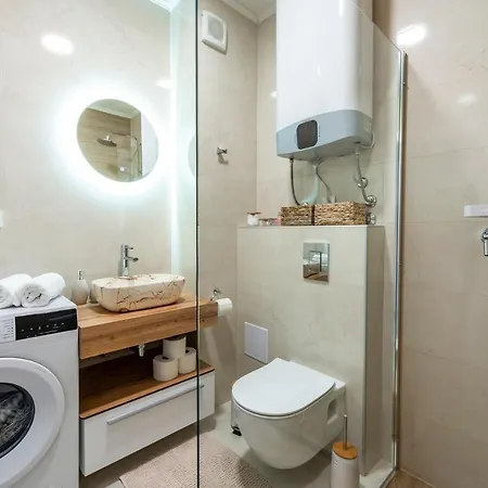 Apartman Peaceful 2-bedroom Srebreno