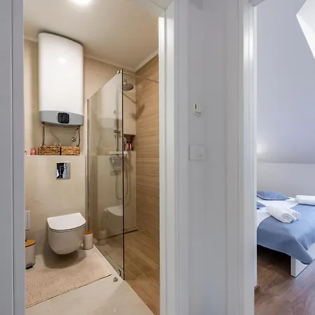 Peaceful 2-bedroom Srebreno Apartman *