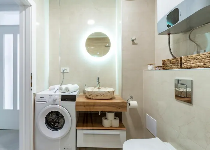 아파트 Peaceful 2-bedroom Srebreno *