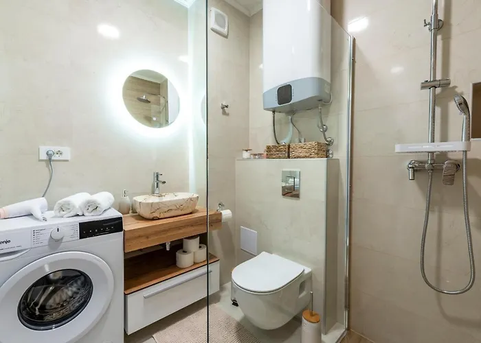 아파트 Peaceful 2-bedroom Srebreno