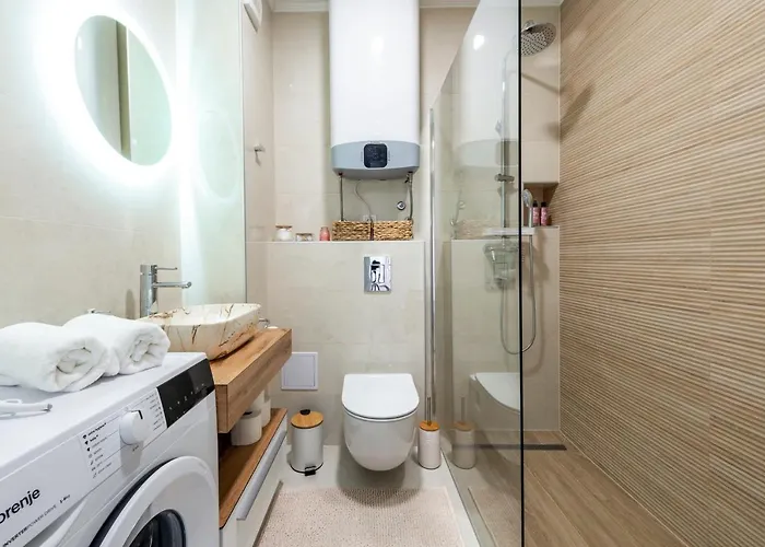 Peaceful 2-bedroom Srebreno 믈리니