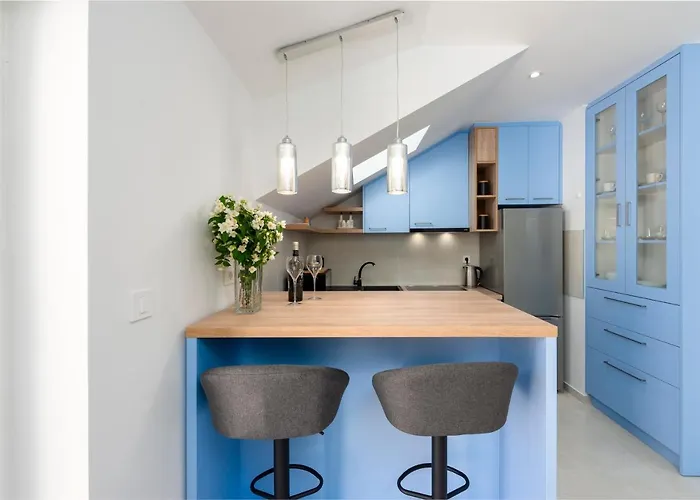 Peaceful 2-bedroom Srebreno 아파트 *