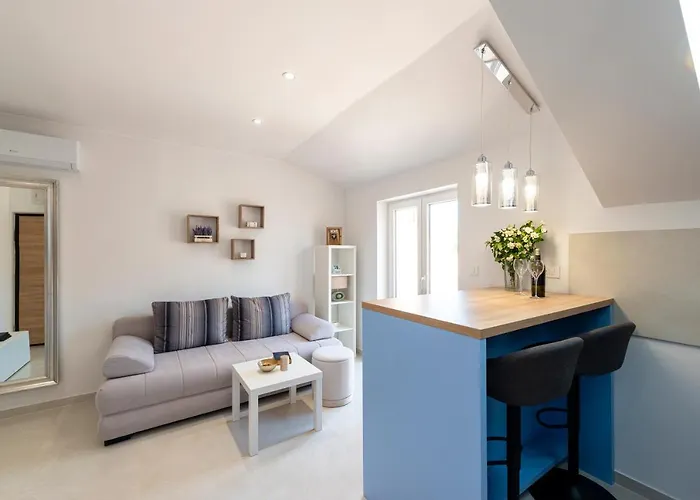 Peaceful 2-bedroom Srebreno * 믈리니