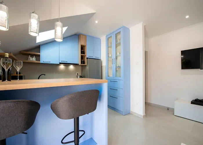 Peaceful 2-bedroom Srebreno 아파트 믈리니
