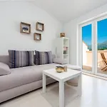Peaceful 2-bedroom Srebreno Lägenhet Mlini