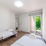 Peaceful 2-bedroom Srebreno *