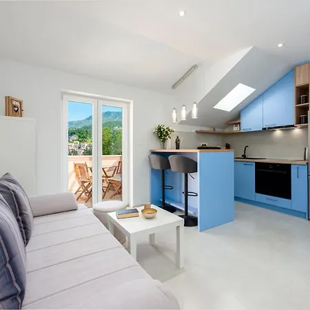 Peaceful 2-bedroom Srebreno Lejlighed
