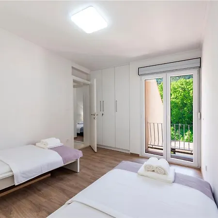 Peaceful 2-bedroom Srebreno *