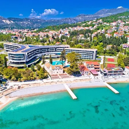 Peaceful 2-bedroom Srebreno Mlini