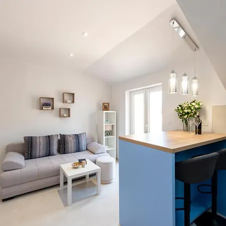 Peaceful 2-bedroom Srebreno * Mlini