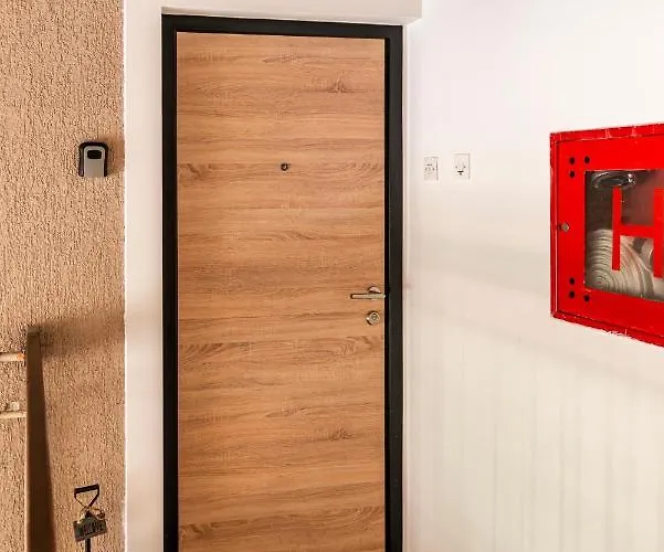 Peaceful 2-bedroom Srebreno * Mlini