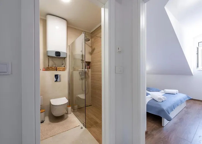 Peaceful 2-bedroom Srebreno Lejlighed *